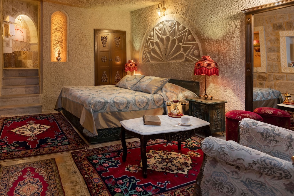 Acer Cave Hotel 34/67