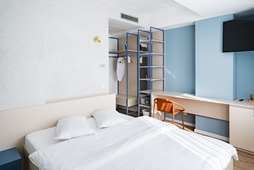 Hotel Graffiti 24/55
