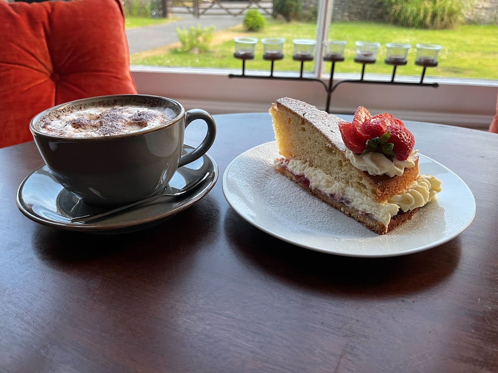 Picton House Hotel 30/45