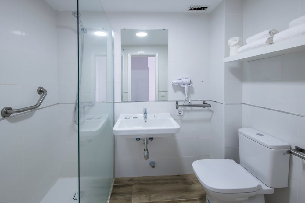 Apartamentos Los Rosales 73/75