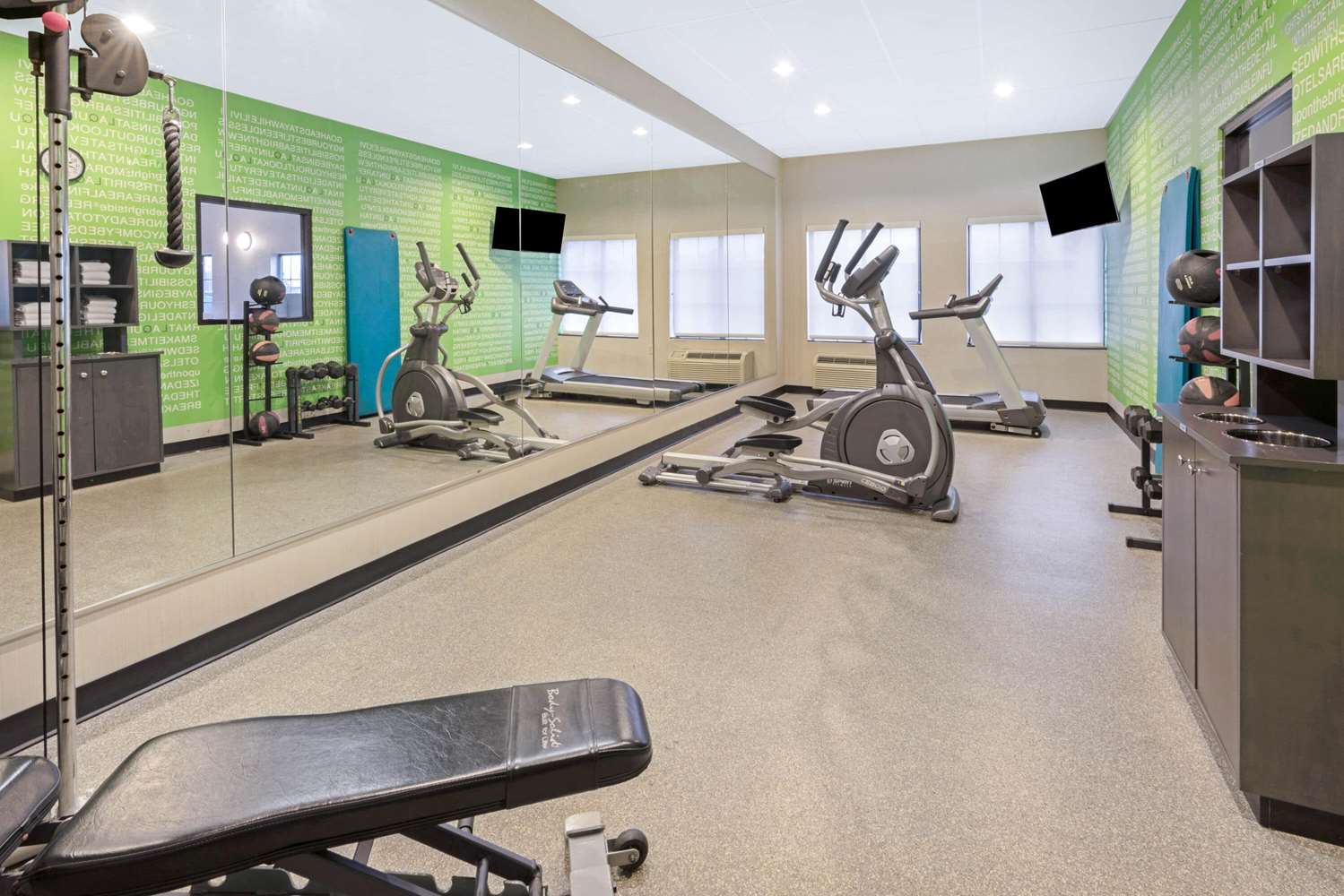 La Quinta Inn & Suites by Wyndham Oklahoma City -Yukon 14/22