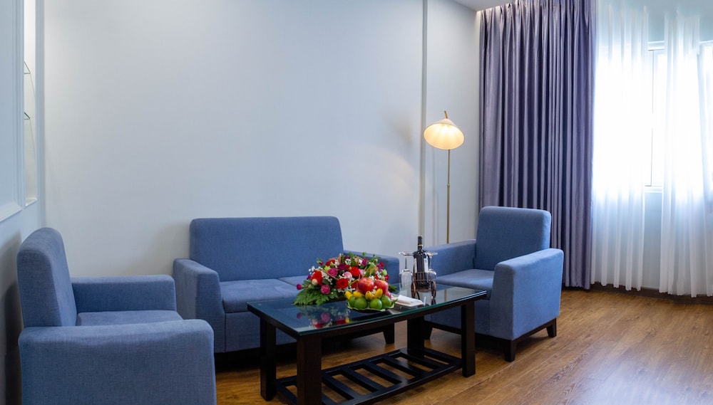 Royal Hotel Saigon 49/70