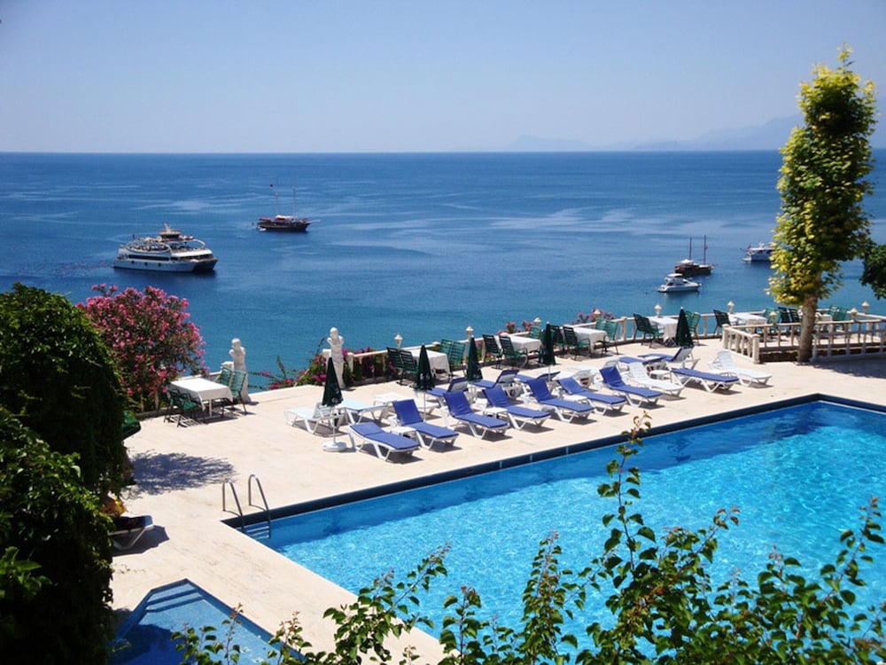 Lara Hotel 57/61