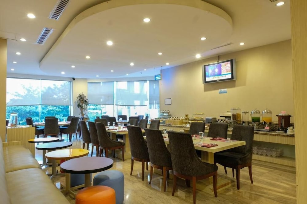 Almadera Hotel D H Quality Plaza Hotel Makassar 37/52