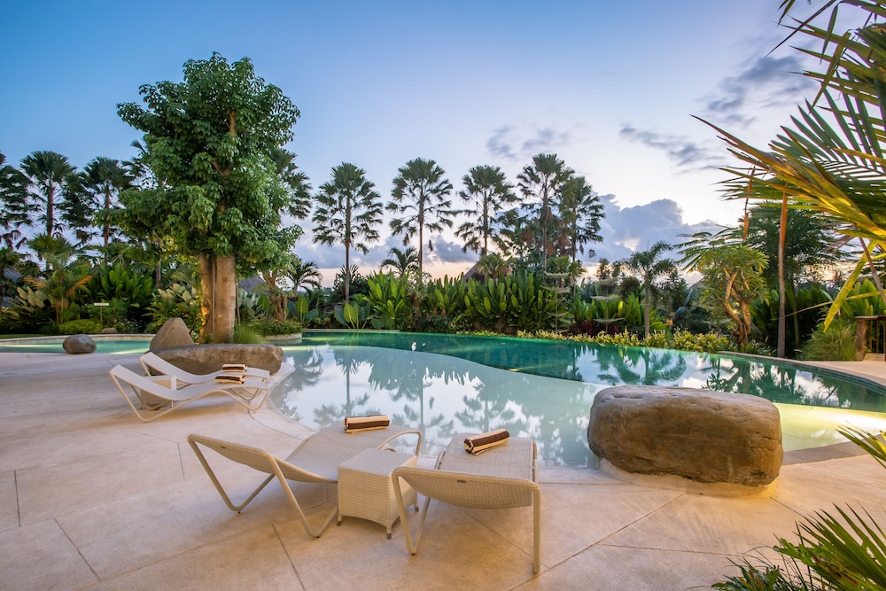 Sanctoo Suites And Villas 9/76