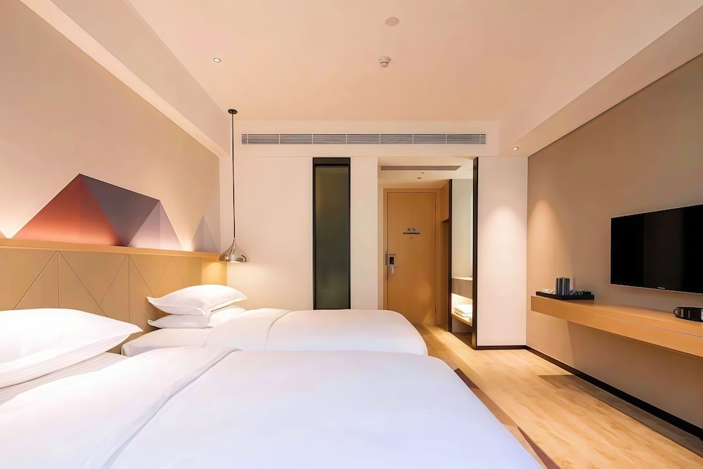 Borrman Hotel (Guangzhou Tianhe Sports Center Linhe West Metro Station) 15/56