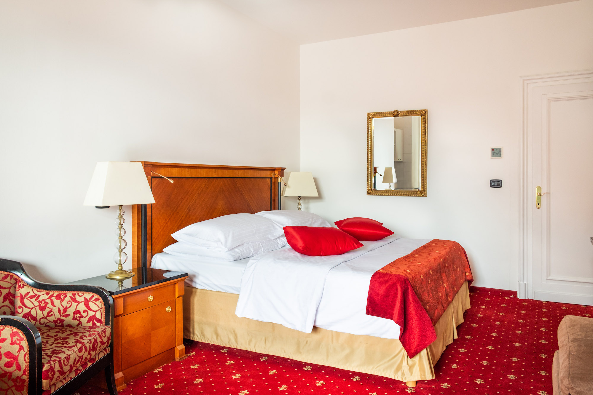 SUPERIOR, DOUBLE BED