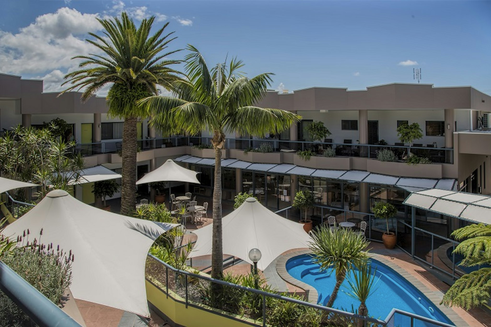 ROCKPOOL MOTOR INN 6/6