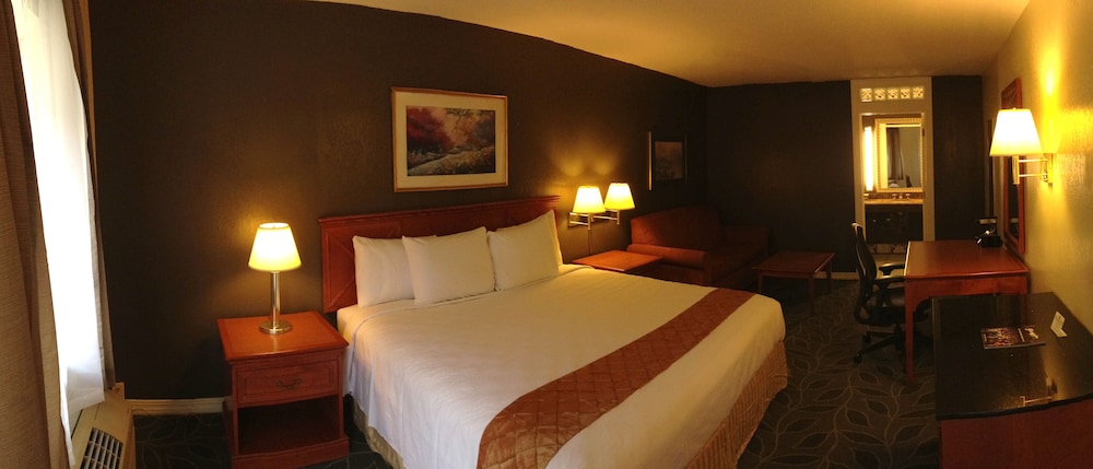 Cascades Inn 25/70