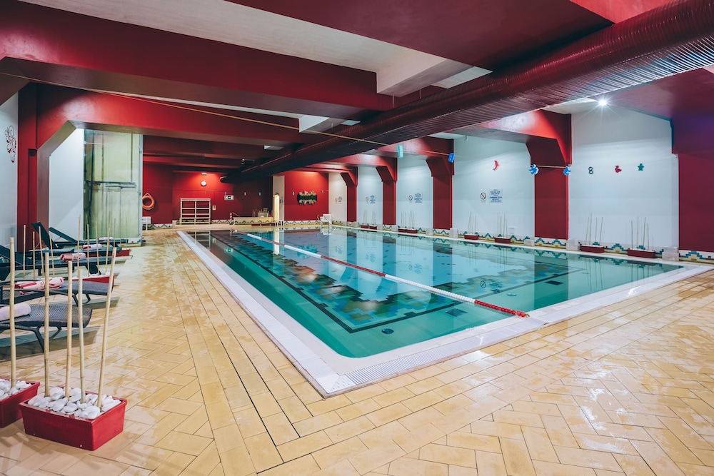 swimming pool spa