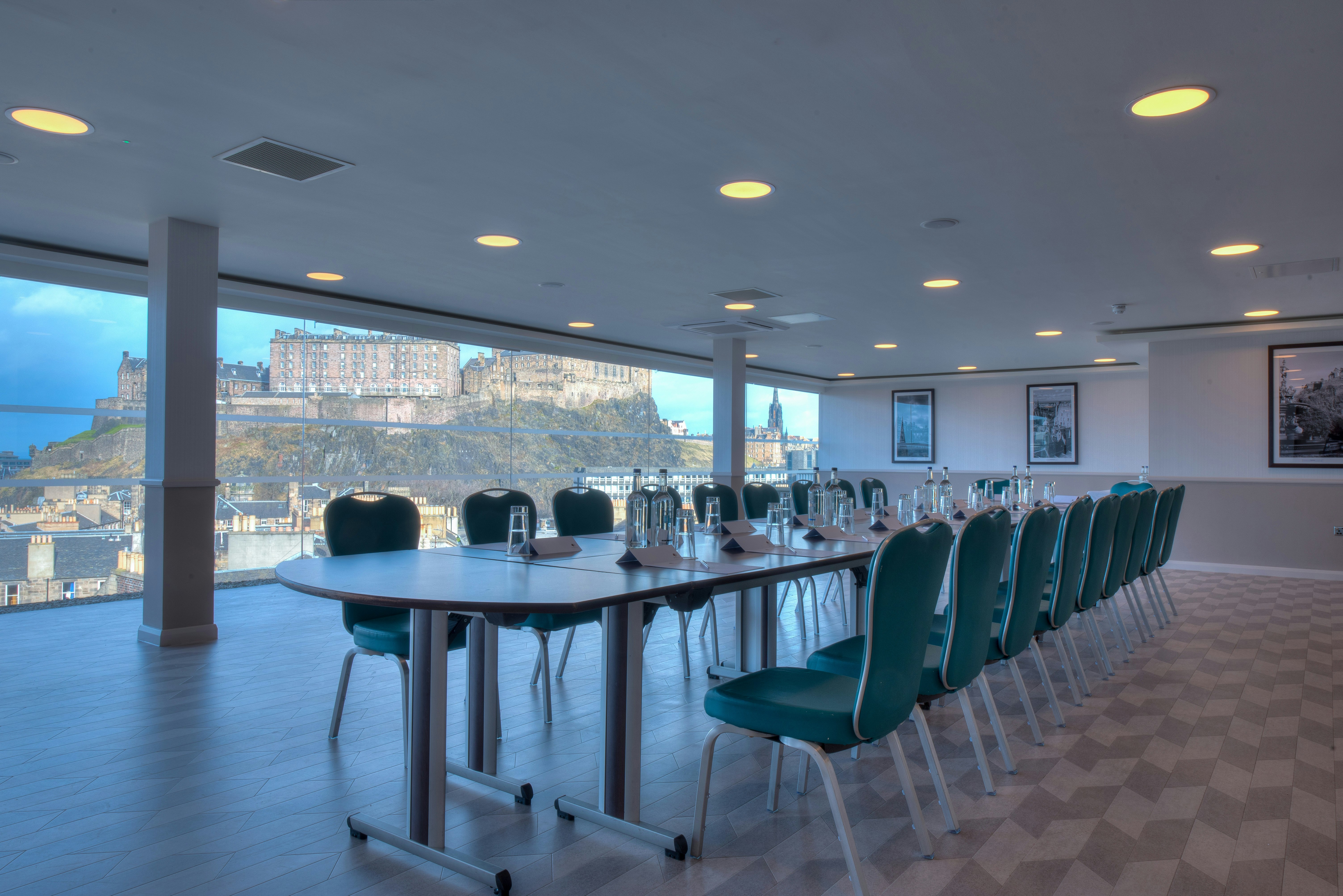 Doubletree By Hilton Edinburgh City Centre 56/64