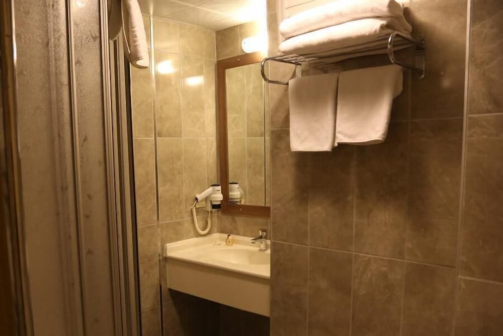 Helen Park Hotel 30/30