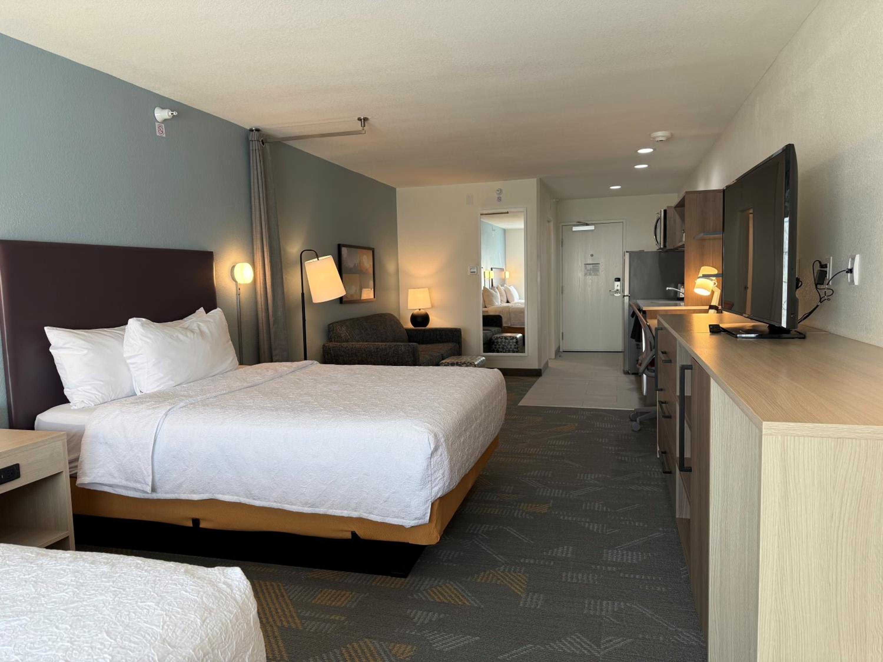 STUDIO, SUITE, 2 QUEEN BEDS, BALCONY OR PATIO