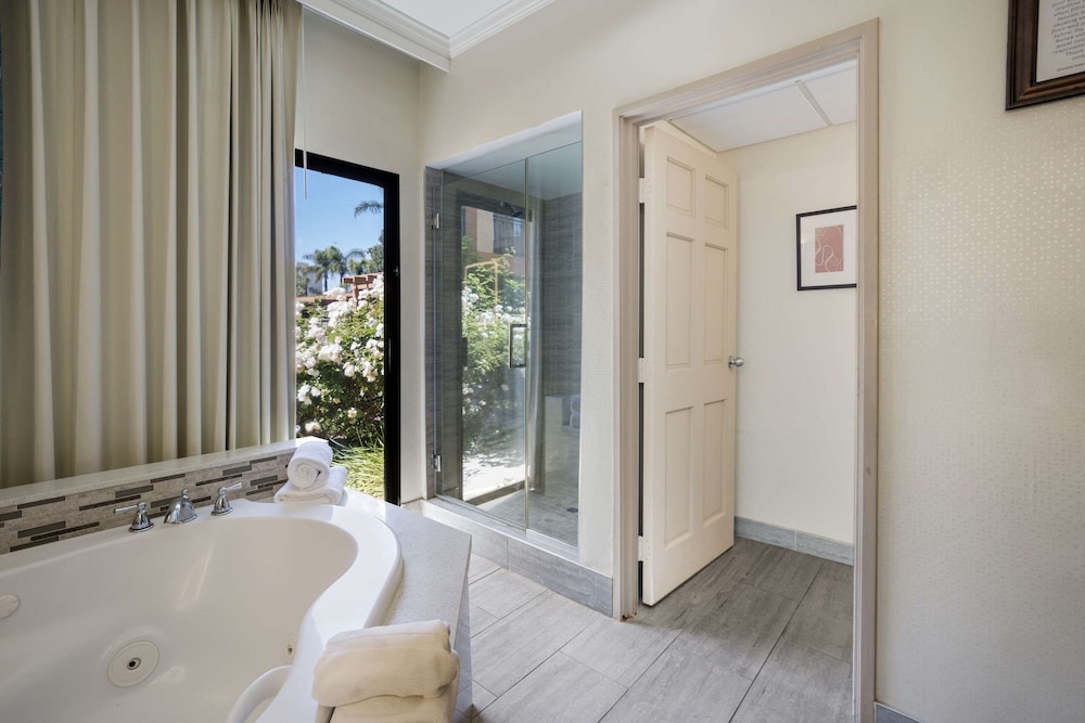 MainStay Suites Orange County John Wayne Airport 20/57