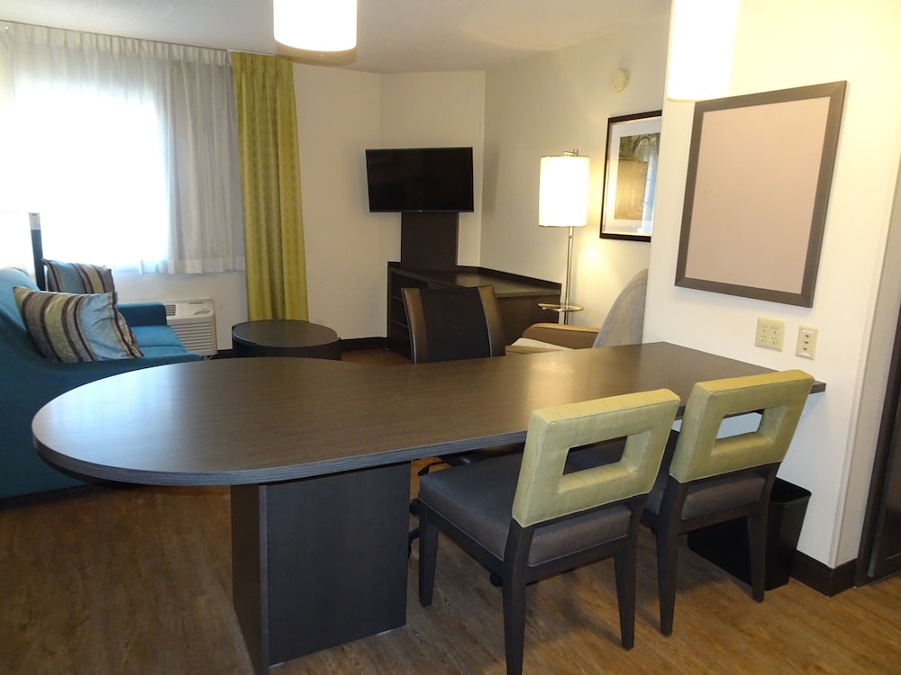 Candlewood Suites Glen Allen Short Pump, an IHG Hotel 67/73
