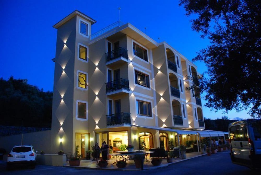 Johanna Park Hotel 10/47