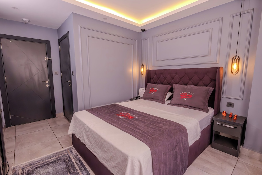 Ruby Hotel 13/46