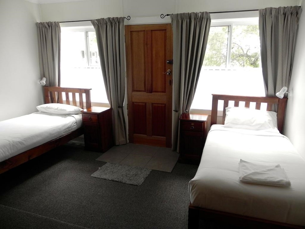 2 Bedrooms, Family Suite, 1 Double and 4 Single Beds