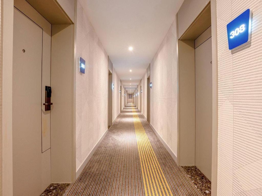 7 Days Inn Wuhan Dingziqiao Zhongnan Road Metro Station 33/43