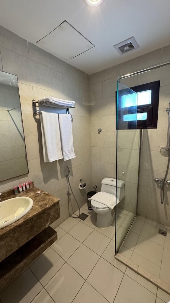 فندق كونتينينت العقير(Continent Hotel Al Uqayr) 31/35