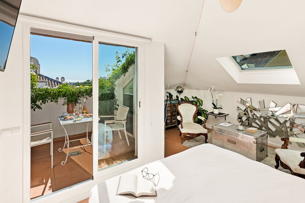 Molo 44 Suites Puerto Banus 58/85