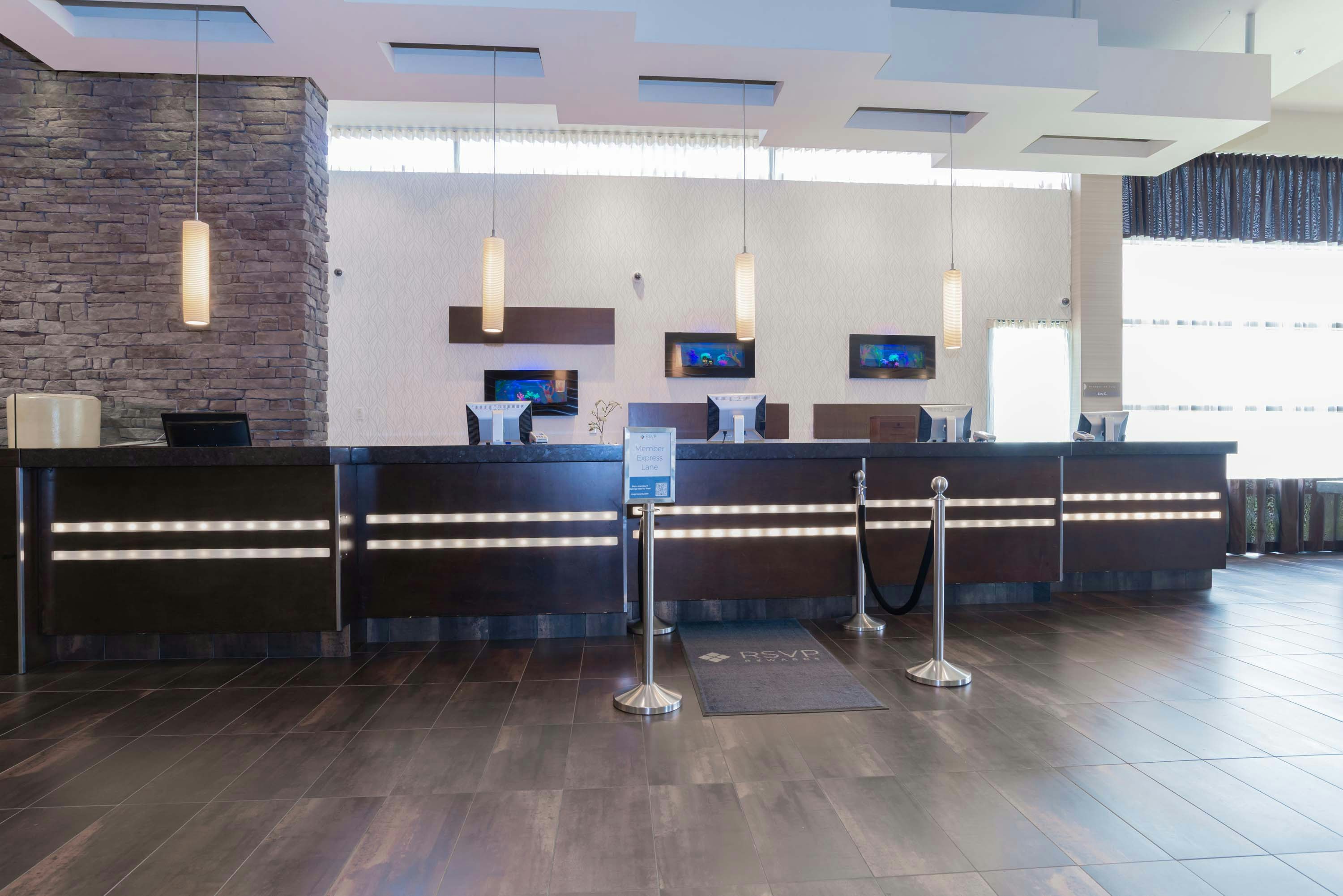 Sandman Signature Vancouver Airport Hotel 14/77