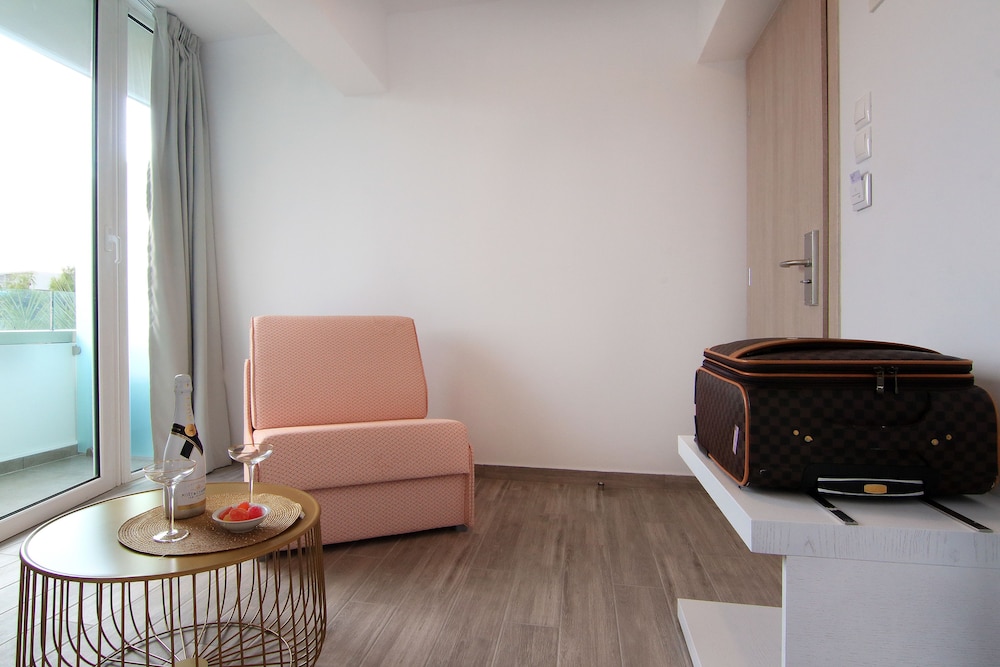Maison 66 Riviera Hotels 33/50