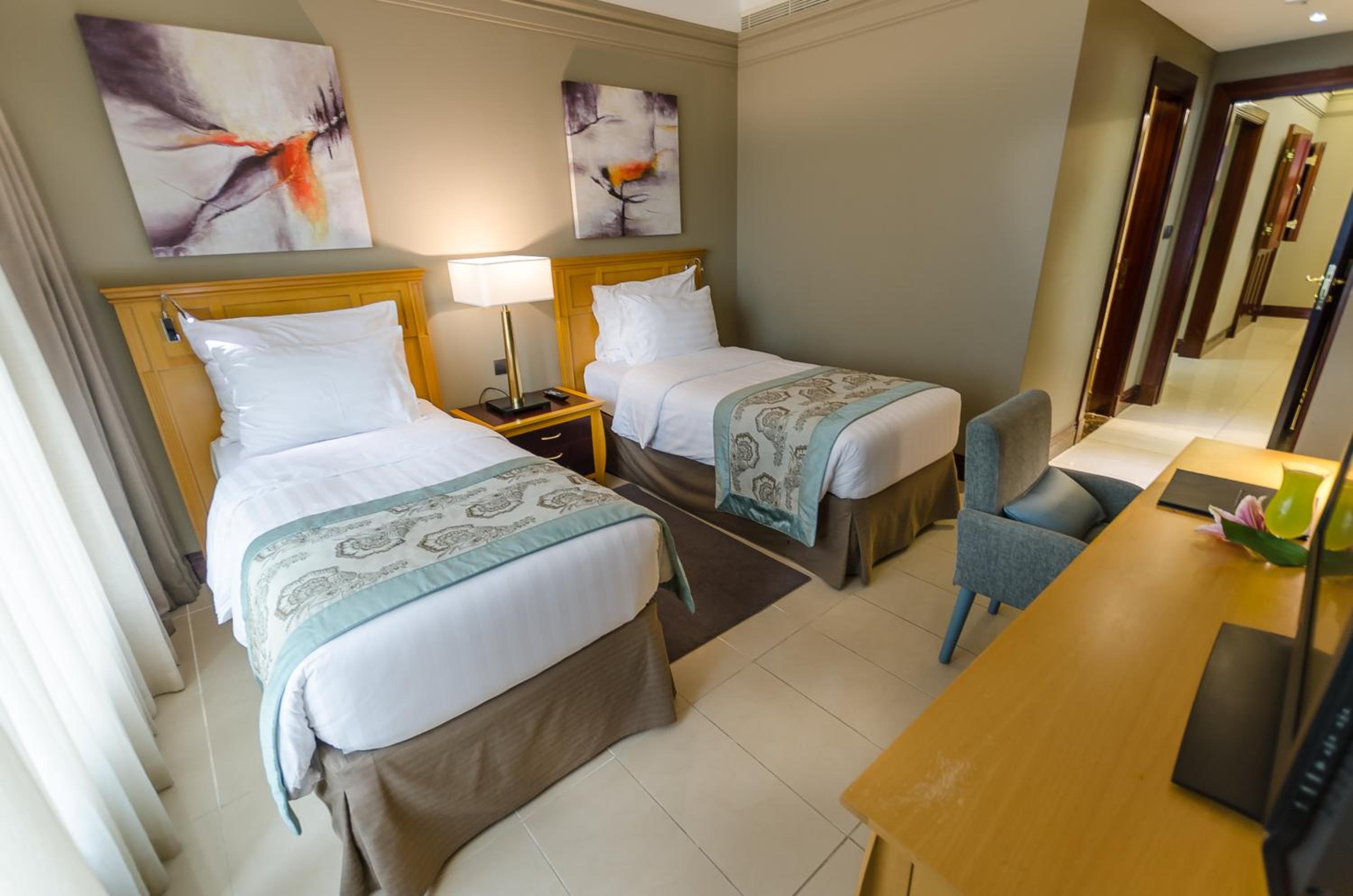 جناح ملكي بسرير كينج وسريرين منفصلين بغرفتي نوم، Somewhere Hotel Apartments 3/6