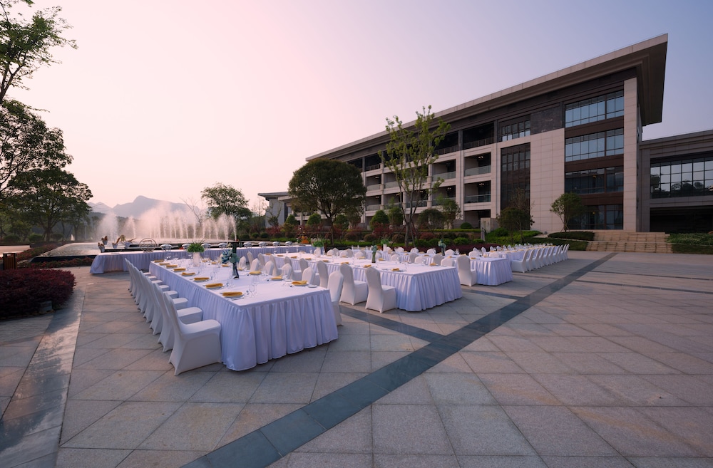 New Century Hotel Guian Guizhou 33/33