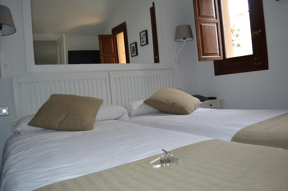 Hostal Miguel De Cervantes 9/57