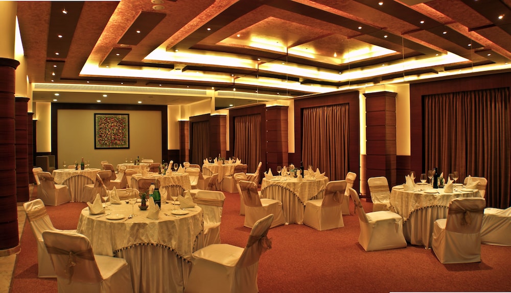 Cambay Grand 55/60
