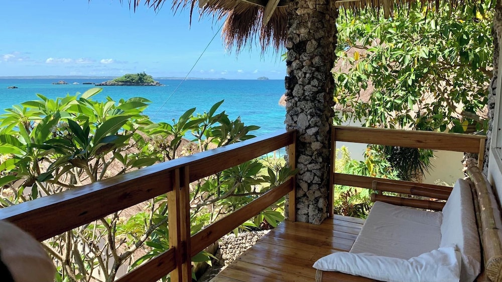 Tepanee Beach Resort 33/63