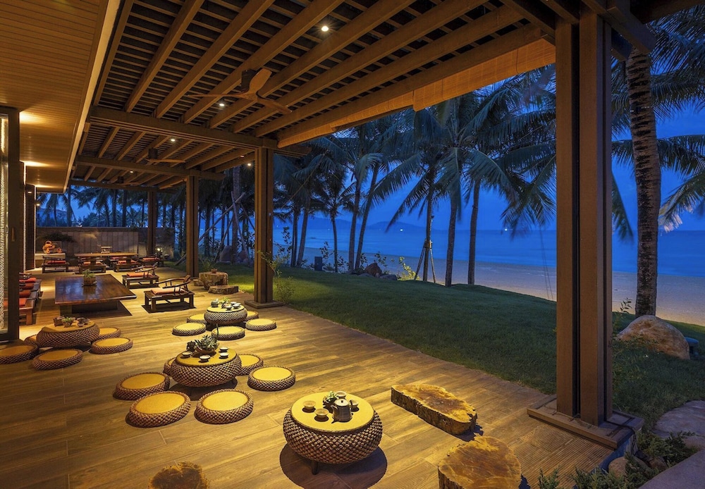 The Ocean Suites 23/50