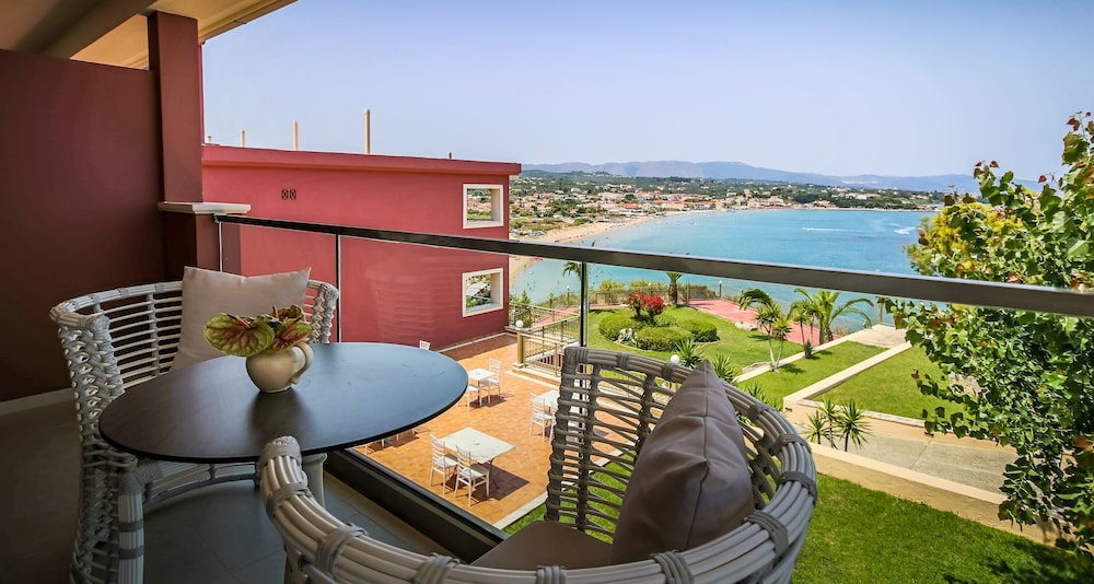 Balcony Hotel 7/66
