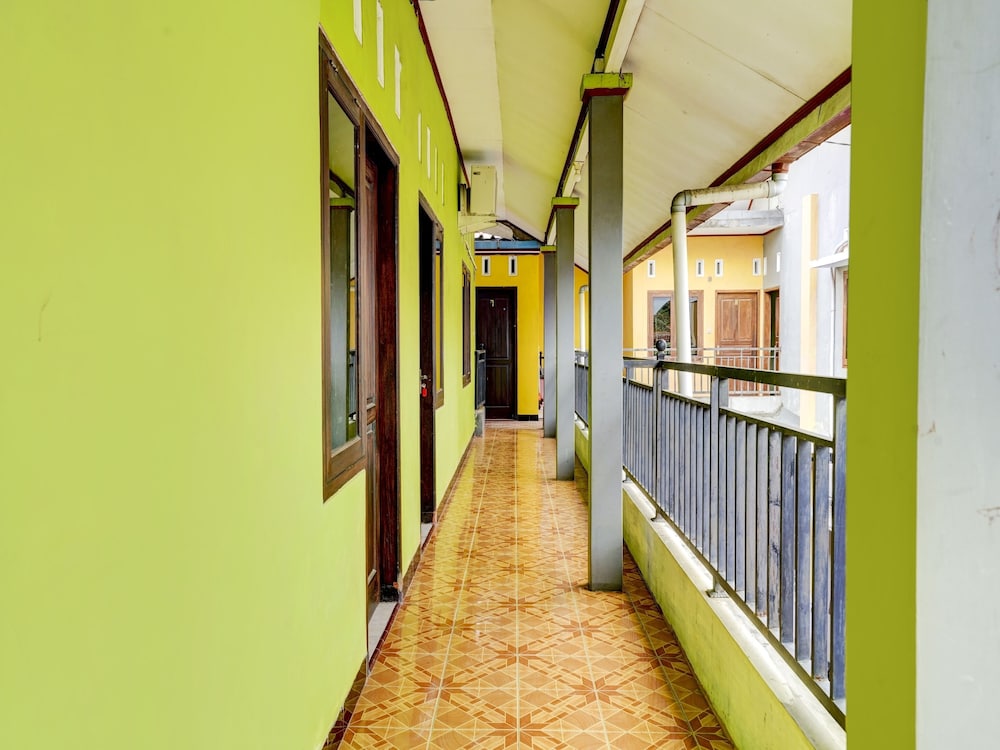 OYO 113676 Wisma Al-fahmi Syariah 23/25