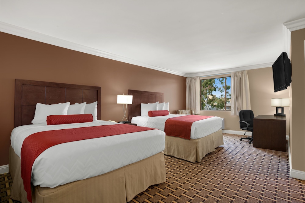 Best Western Plus LA Mid Town Hotel 10/37