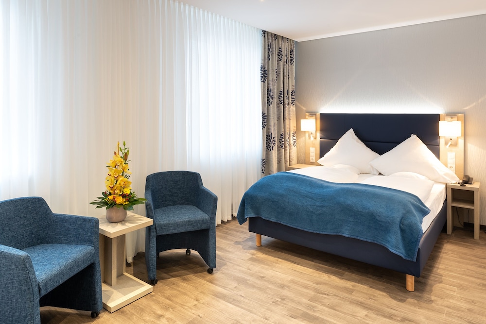 Ringhotel Loew S Merkur 23/59