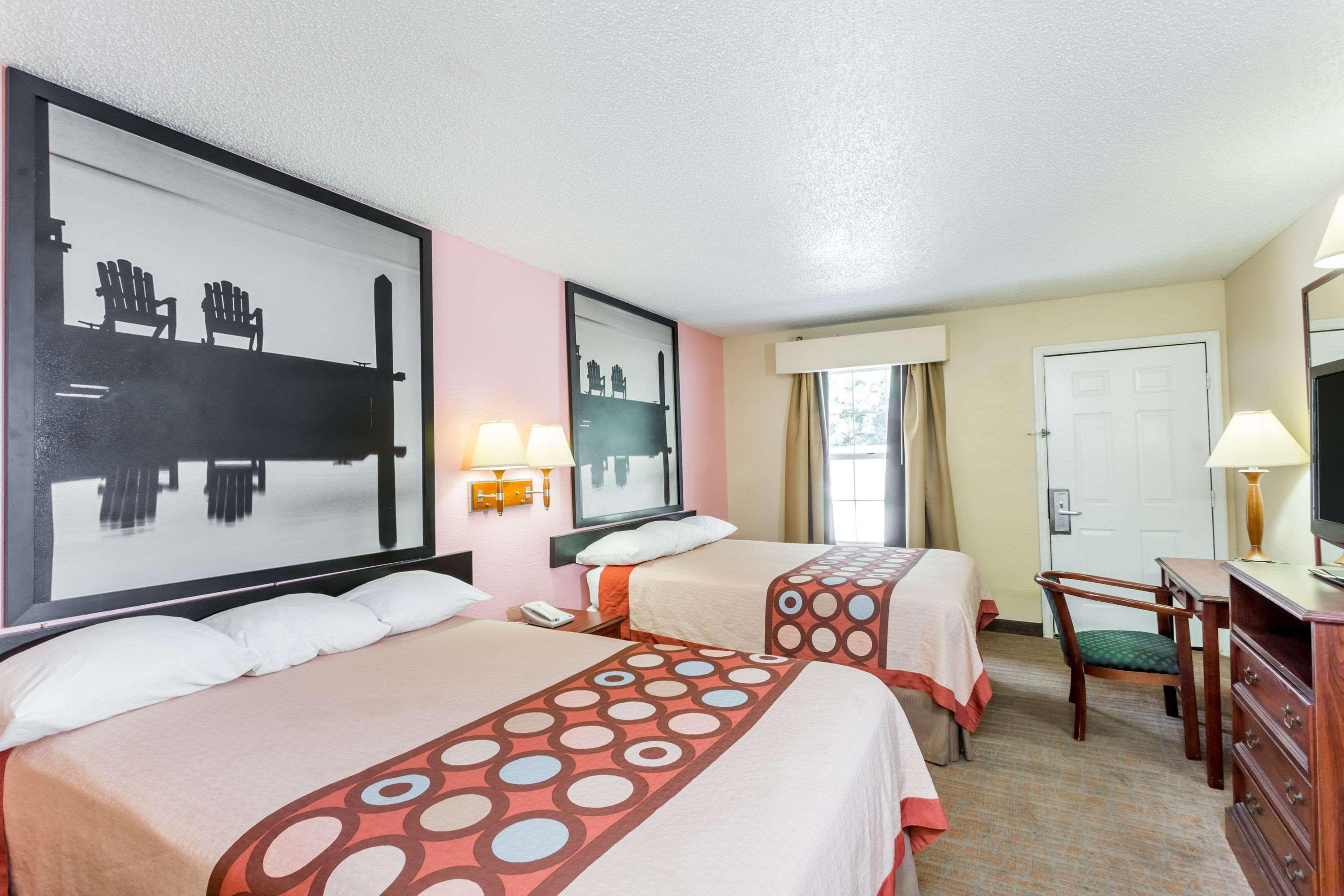 Super 8 By Wyndham Statesboro 6/20