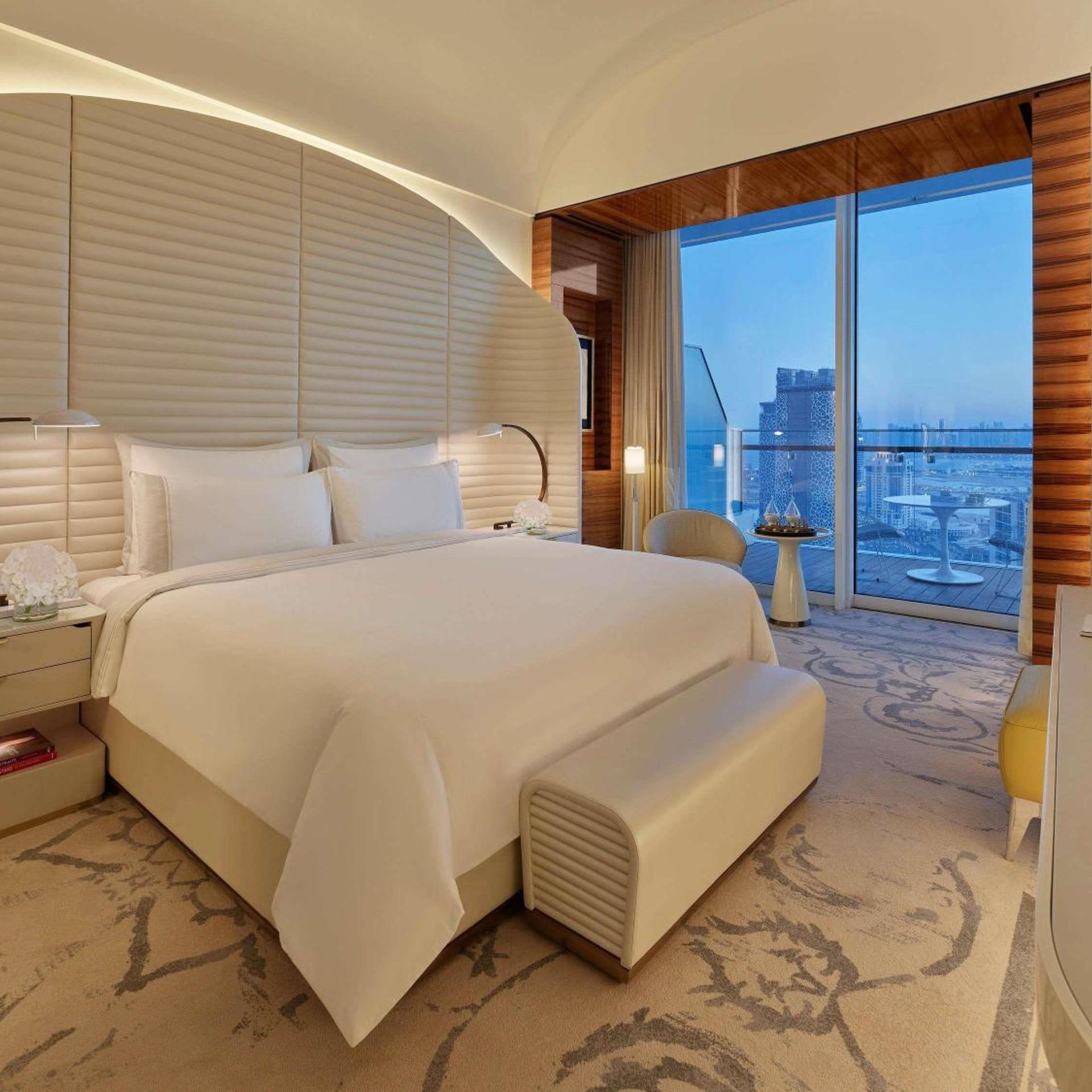 Fairmont, King Bed, City View, Balcony