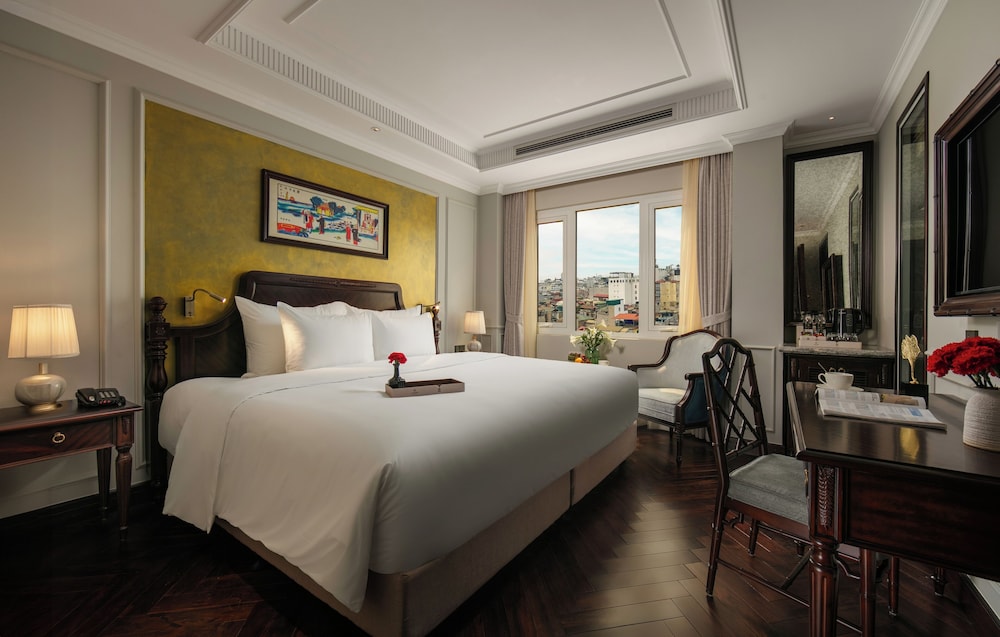 Old Quarter, Connecting, Family, Queen and Twin Beds, City View