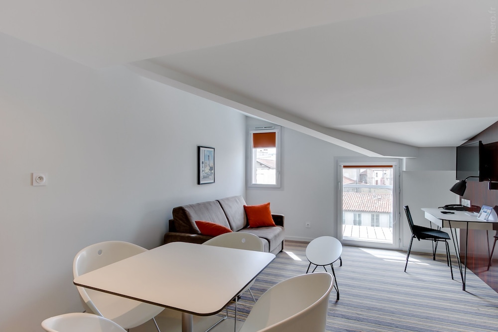 Privilege Apparthotel St Exupery 52/72