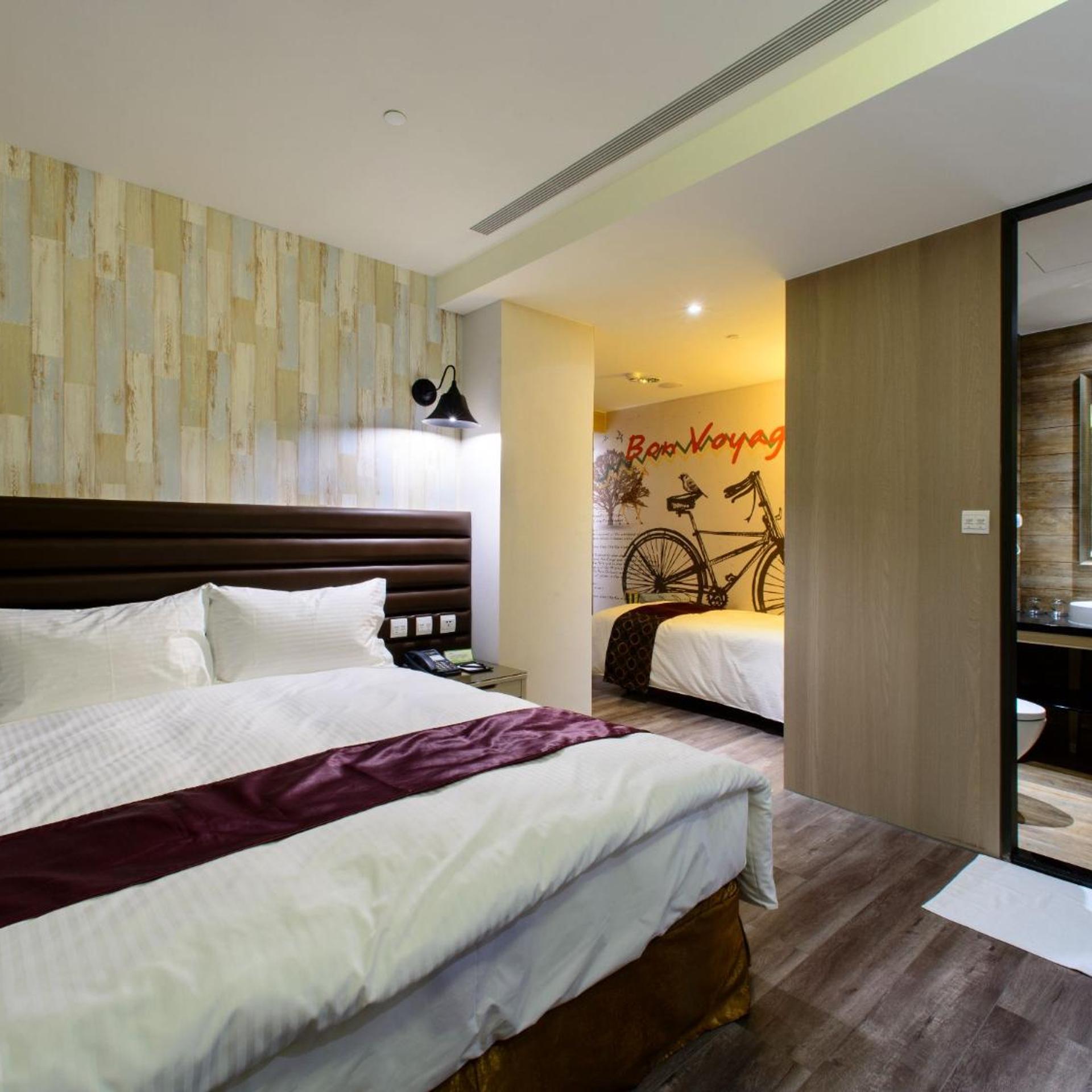 Room, Triple
