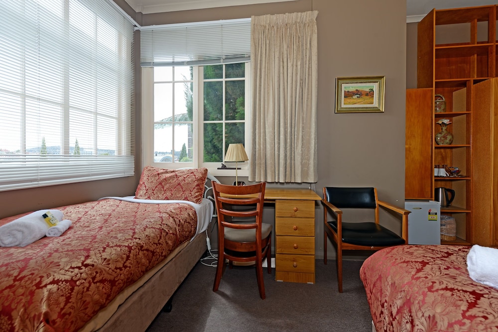 Edinburgh Gallery Bed Breakfast 40/61
