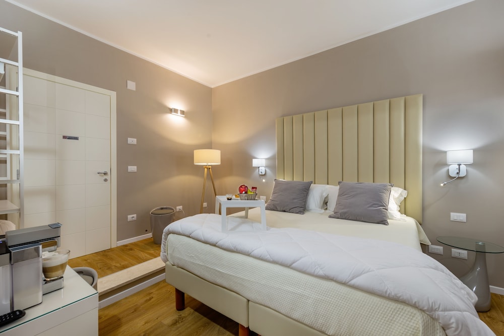 Album Boutique Rooms 6/50