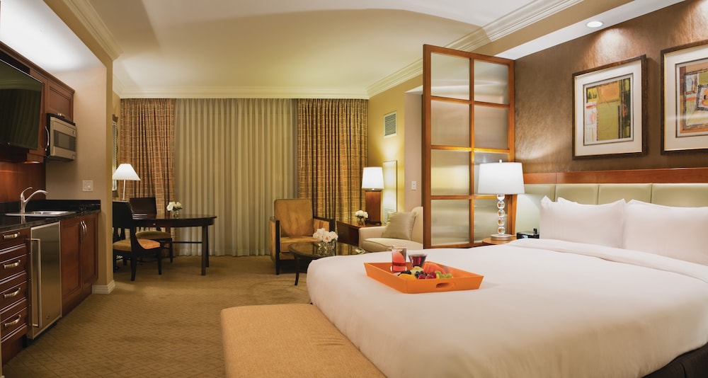 The Signature at MGM Grand - All Suites 12/60