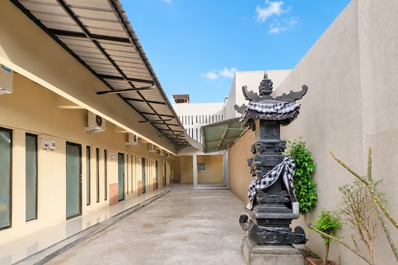 Hotel O near Garuda Wisnu Kencana formerly Bukit Hijau Residence 8/10