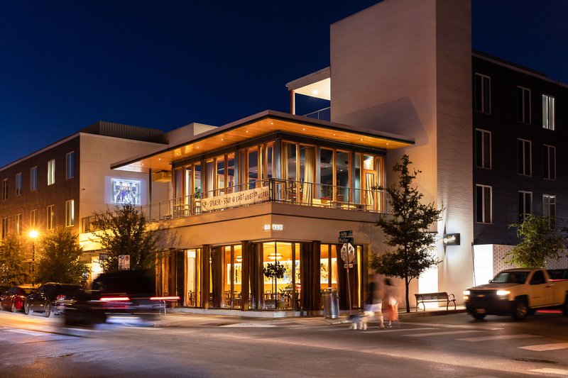 East Austin Hotel 41/44