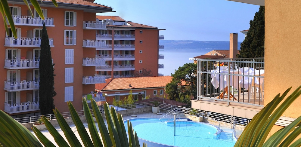 Socializing Hotel Mirna Lifeclass Hotels Spa in PIRAN