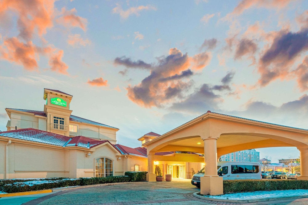 La Quinta Inn & Suites by Wyndham Salt Lake City Airport 6/48