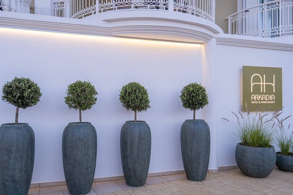 Arkadia Luxury Hotel Apartments 35/50